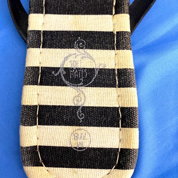 Sole Mates Distressed Flat Sandals - Picture 5 of 5